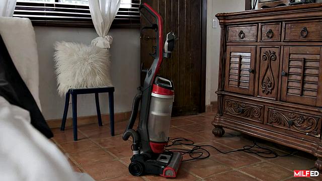 Stepson Fucks the Vacuum