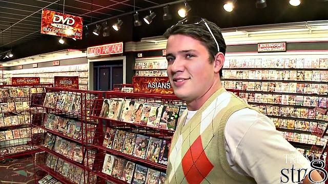 Fooled gloryhole guest gets gay BJ