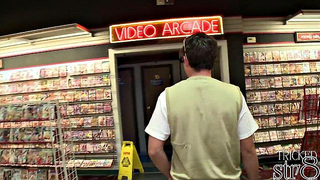 Fooled gloryhole guest gets gay BJ