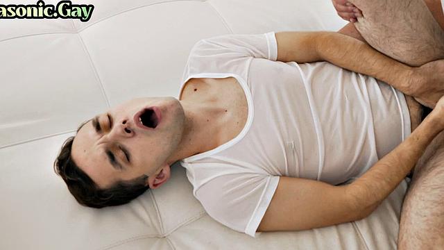 Masonic leader initiates apprentice