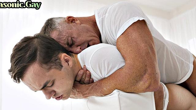 Masonic leader initiates apprentice