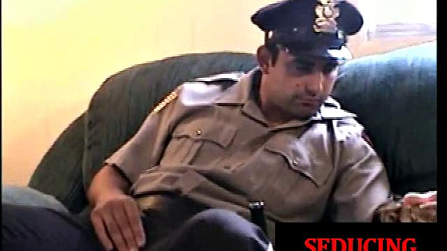 Uniform straight amateur sucked by DILF for facial