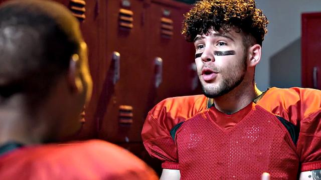 Sportive stud rimmed and barebacked in locker room