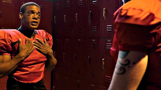 Sportive stud rimmed and barebacked in locker room