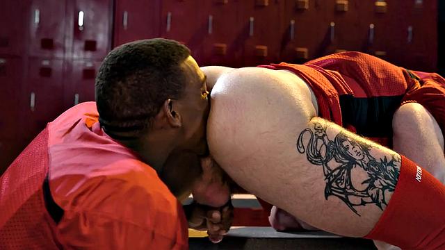 Sportive stud rimmed and barebacked in locker room