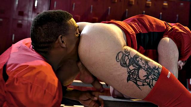 Sportive stud rimmed and barebacked in locker room