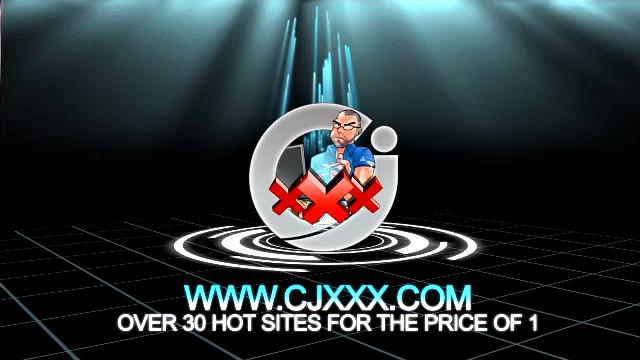 Дино дрочит на камеру и дважды кончает для парня в гей-видео.