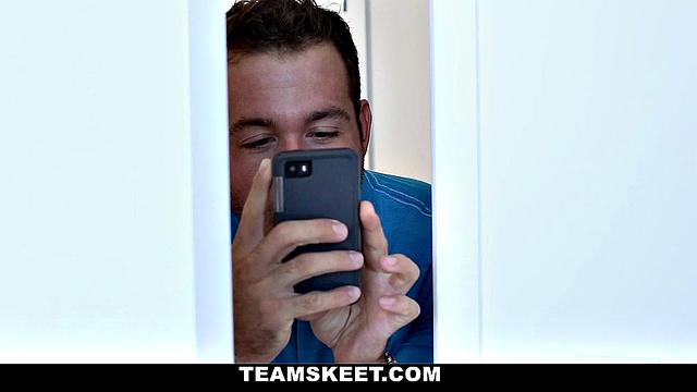 Cassidy Discovers Anal