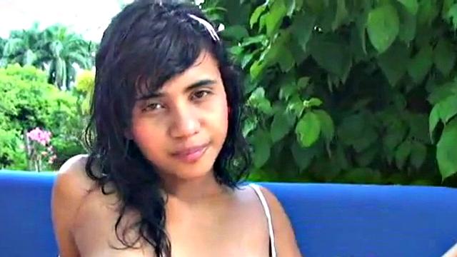 Tobie Teen rubbing and fingering herself