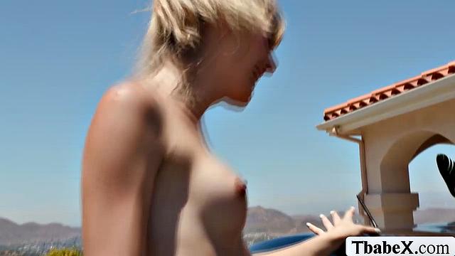 TS carwasher gives a free extra anal service