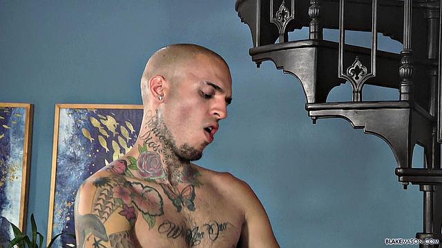 Danny Takes A Hot Fucking - Danny Woo &amp;amp; Leo-Rex Bunny