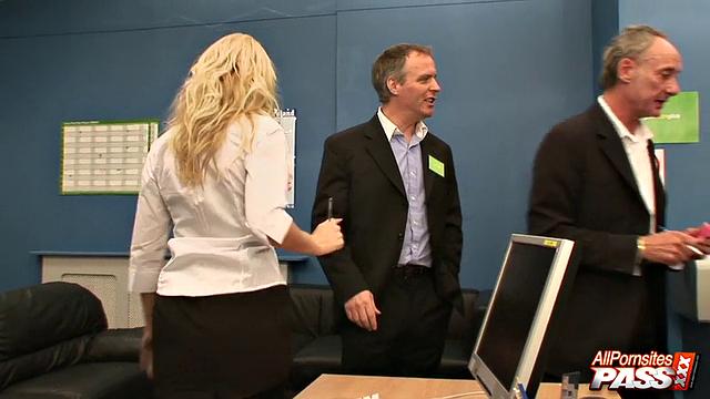 Syren Sexton meets Dover