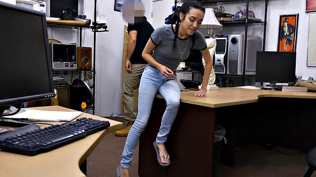 брутальная брюнетка с хвостиками получает жесткий pov трах и сперму на лицо