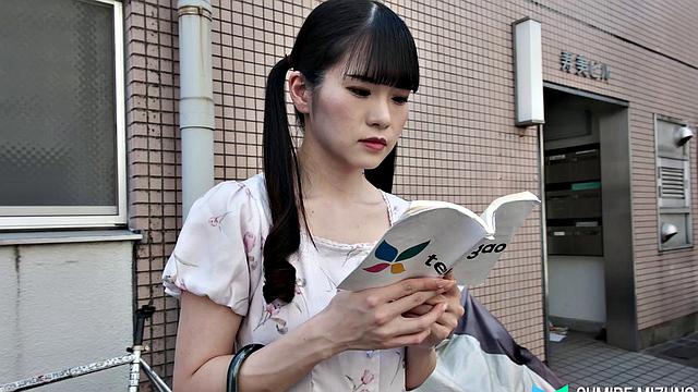 Sumire Mizuno: J-Pop Star Dreams of Being a Porn Actress