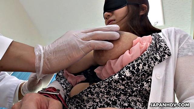 сатоми катаяма дает по полной - игрушки, члены и страсть на сиськах