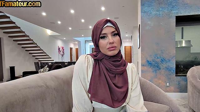 Arab amateur MILF with big ass pussyfucked for money