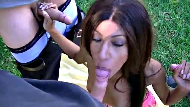 Tiny Trisha blowbang sucks off dicks