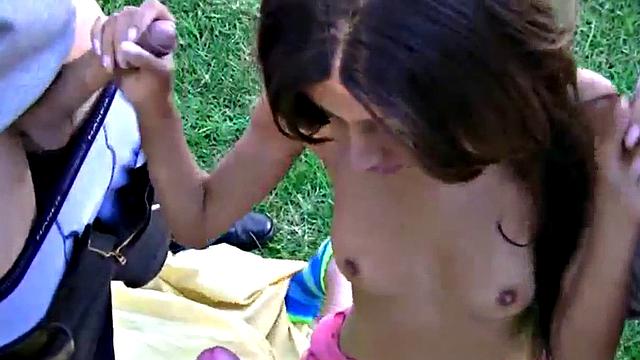 Tiny Trisha blowbang sucks off dicks