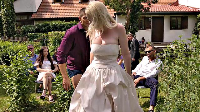 BRIDE4K. Never Off a Bride