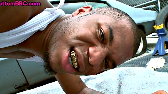 Public Ebony stud picked up and paid for outdoor sex