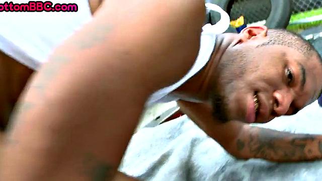 Public Ebony stud picked up and paid for outdoor sex