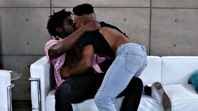 Ripped hunk kissing before bareback in erotic couple