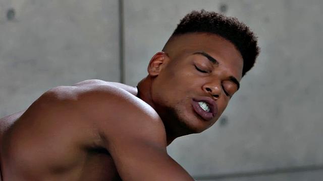 Ripped hunk kissing before bareback in erotic couple