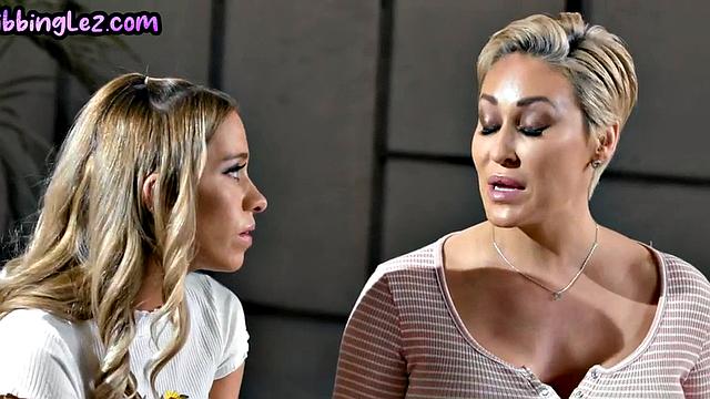 Tribbing lez MILF enjoys facesitting her GF before 69