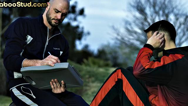 Weird stud barebacked by tattooed jock in anal