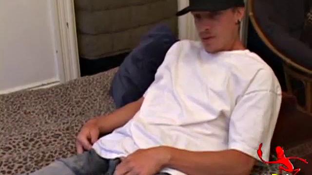 Shane is watching porn when Mason arrives. The boys pull out their cocks, and Mason goes down on Shane. Then Shane gives Mason head and they continue to exchange for a while.