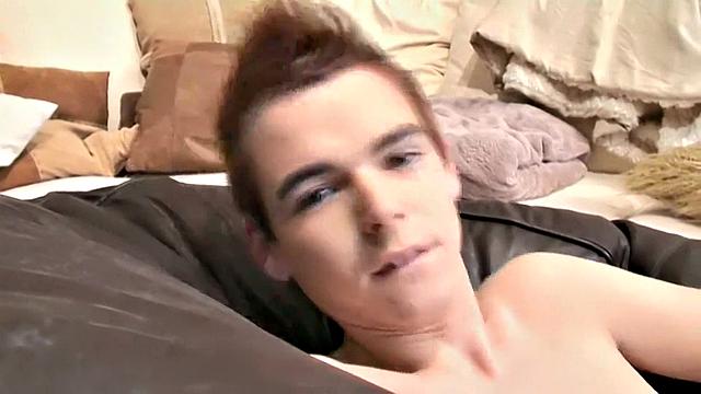 Studly Josh Knows He's Hot - Josh McKenzie