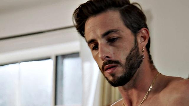 Cheating cougar sends messages while fucked by her lover