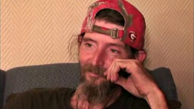 зрелый мужик и его золотая рука - псу тут не место