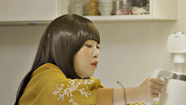 Jiu Jiu Decides To Fuck Her Father-In-Law