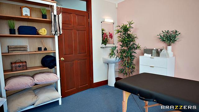 Cheating Wife Gets Down