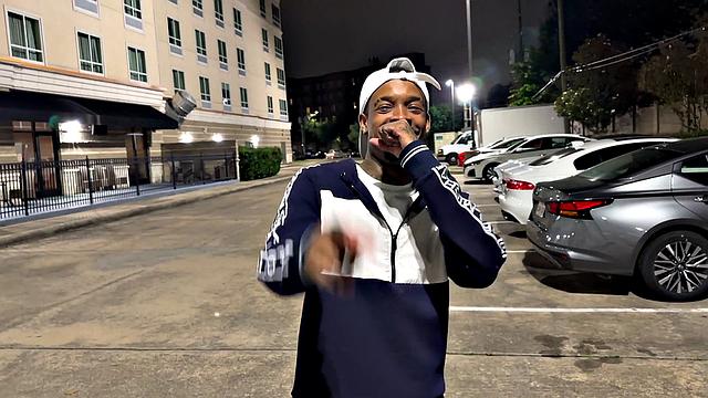 Big ass texas thick ambitious booty loves bbc pimpin in ah bonnet