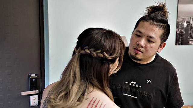 Bad the Taiwan cam girl gets invited to visit a long time viewer