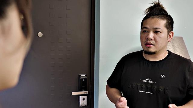 Bad the Taiwan cam girl gets invited to visit a long time viewer