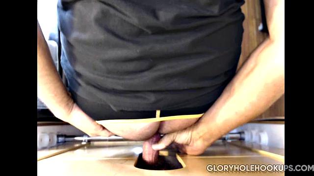 Young Guy Fucks Raw Hole