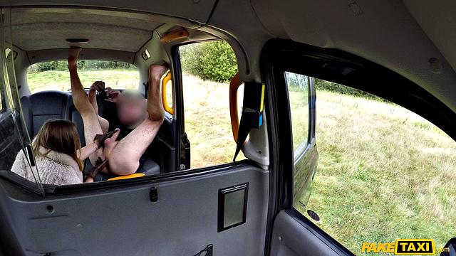 Posh lady gets pussy pounded