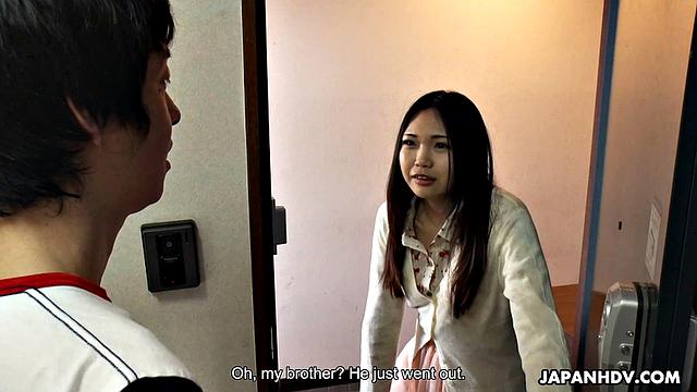 Cheating wife Mahiro Yozora fucks brother's friend
