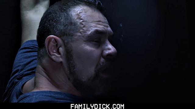 My Dad's a Pervert Chapter 1: Store Backroom Gloryhole