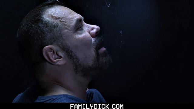 My Dad's a Pervert Chapter 1: Store Backroom Gloryhole