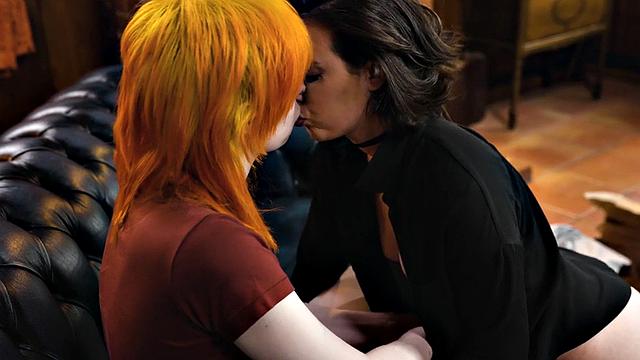 Transsexual lady penetrates female in wet pussy hole