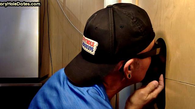 Gloryhole DILF sucks black dong at home till facial