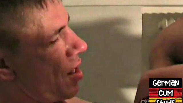 Amateur German gets doggystyled