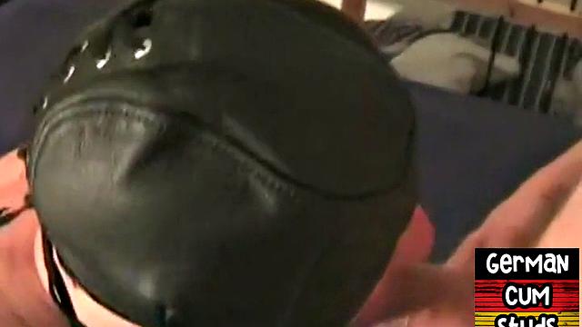 Amateur German gets doggystyled