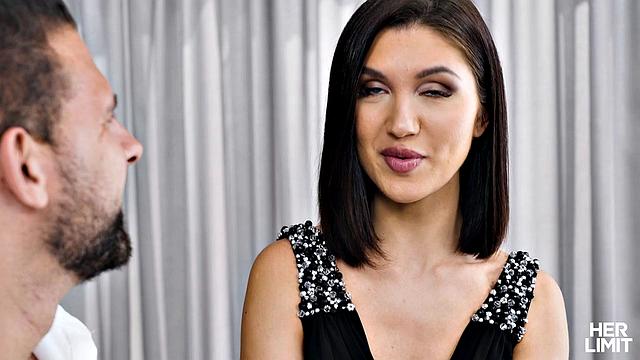 смотри, как джадилика глубоко берет огромный член