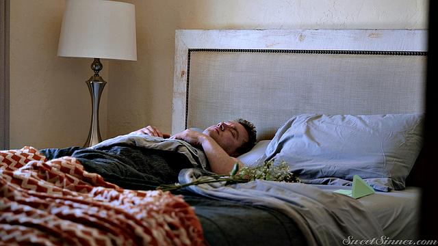 Блондинка не успевает отдышаться, а страсть только начинает разгораться - Van Wylde и Blake Blossom делают жарко на всю ночь.