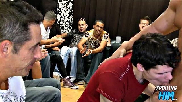 Retro party amateurs giving public head